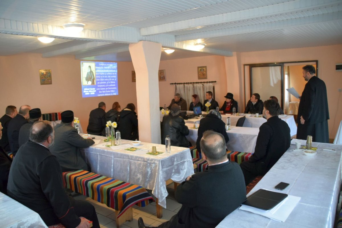 Cateheză demonstrativă la Parohia Carasa 112292