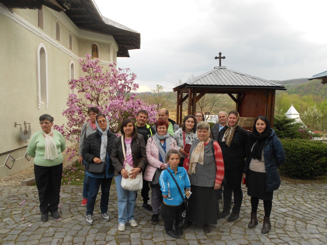 Pelerinaj pentru persoanele cu dizabilităţi din Alba Iulia, organizat din donaţii 112333