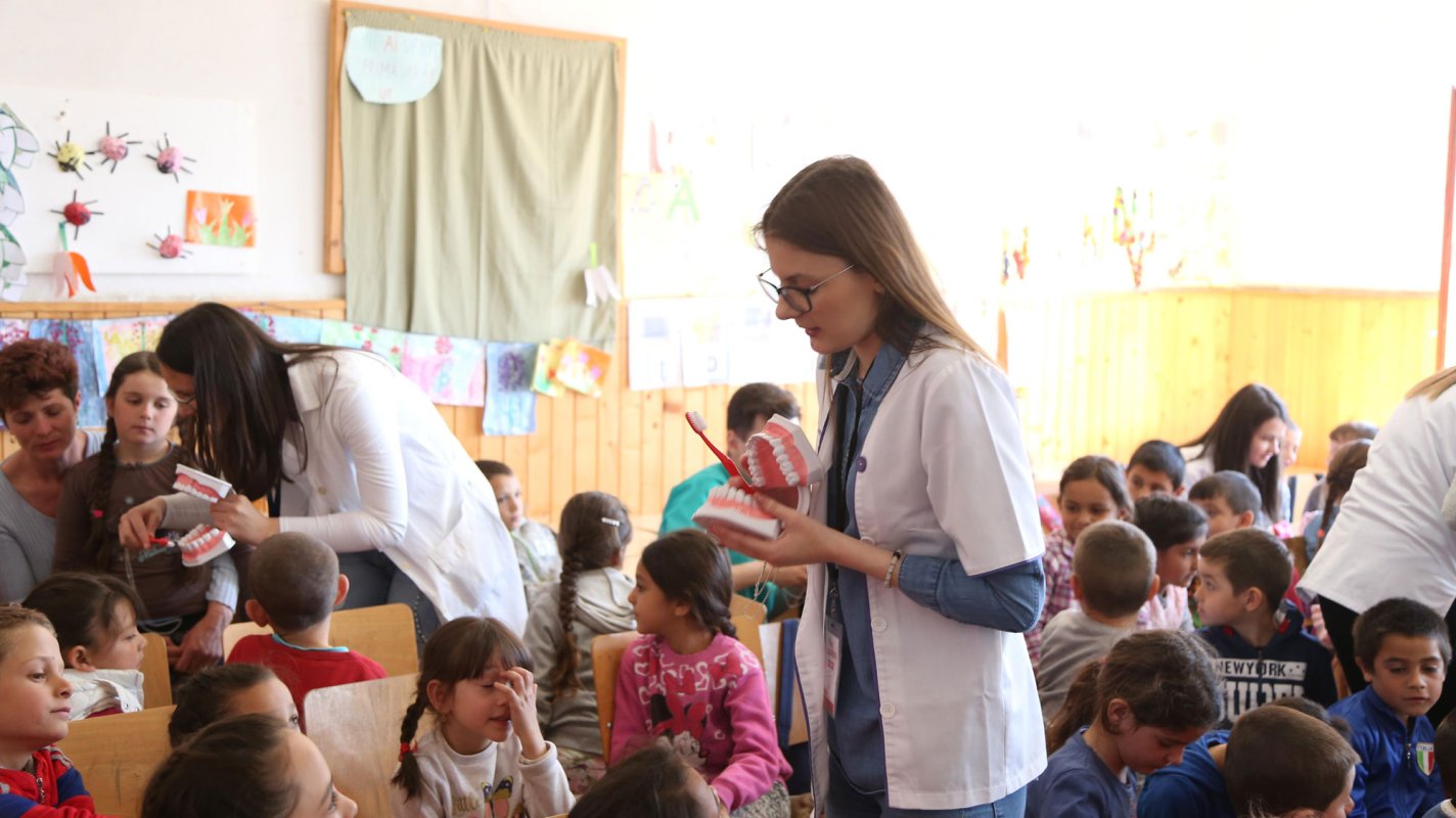 Sesiune de profilaxie dentară în comuna Brădeni, județul Sibiu 112321