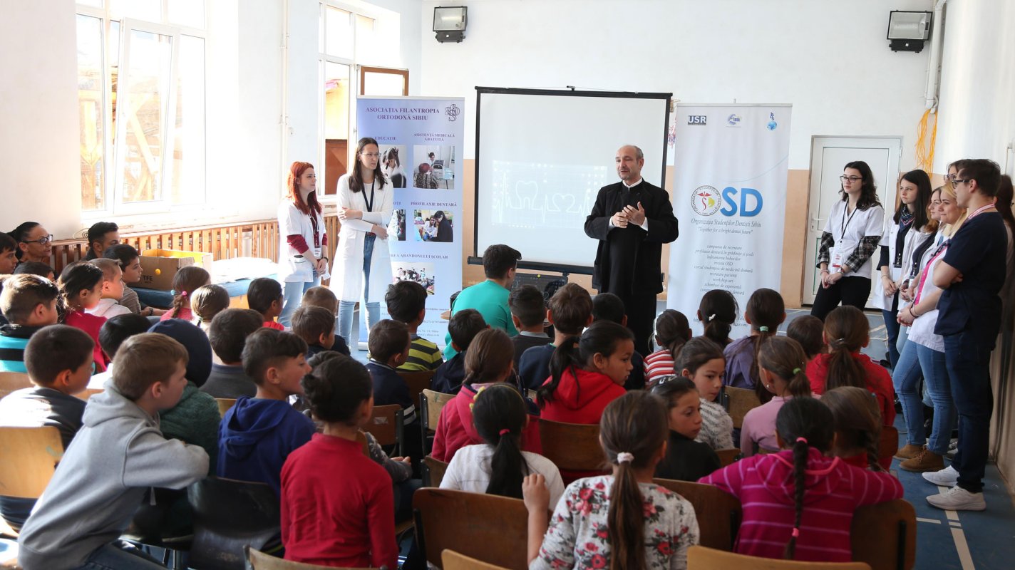 Sesiune de profilaxie dentară în comuna Brădeni, județul Sibiu 112322