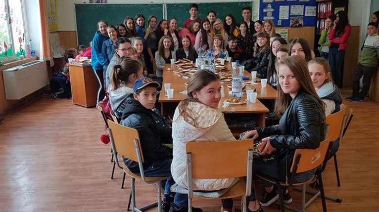 Parteneriat școlar și expoziție pascală, la Grăniceri, Arad 112279