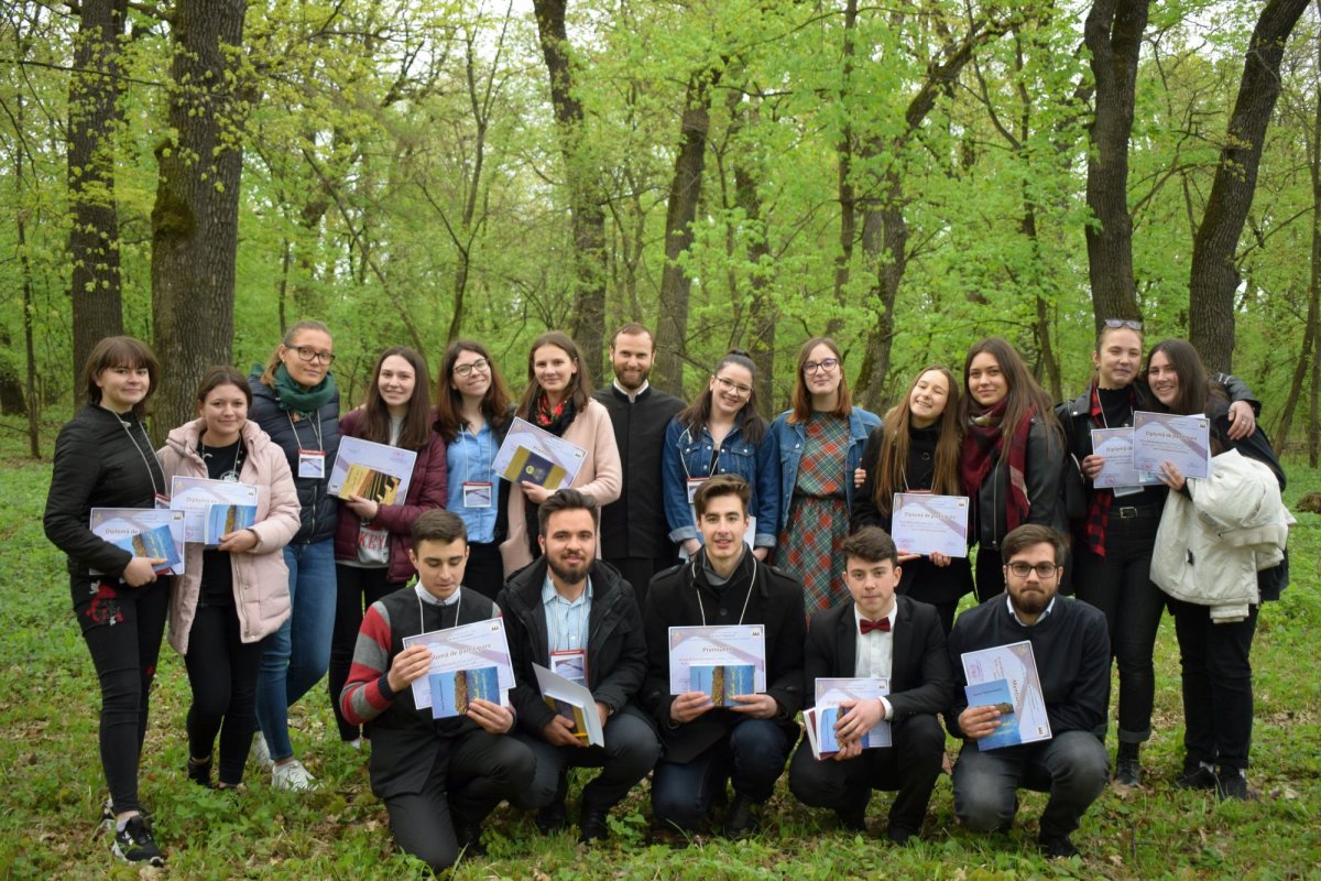 Activităţi ale „prietenilor Sfinţilor Trei Ierarhiˮ 112127