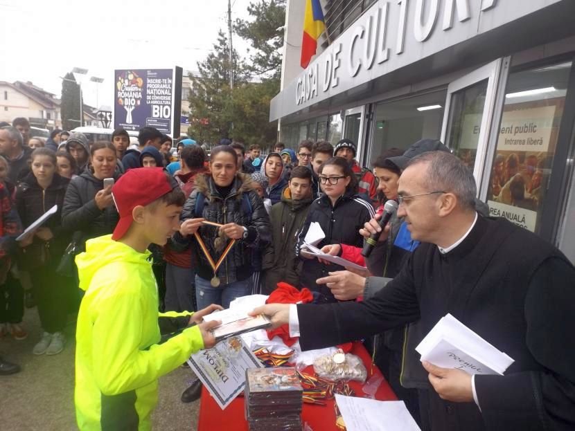 Manifestări dedicate tinerilor în Eparhia Romanului şi Bacăului 112118