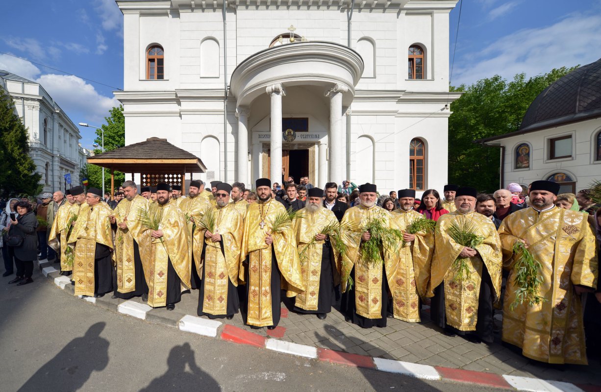 Procesiune cu ramuri de finic și salcie în Capitală 112062