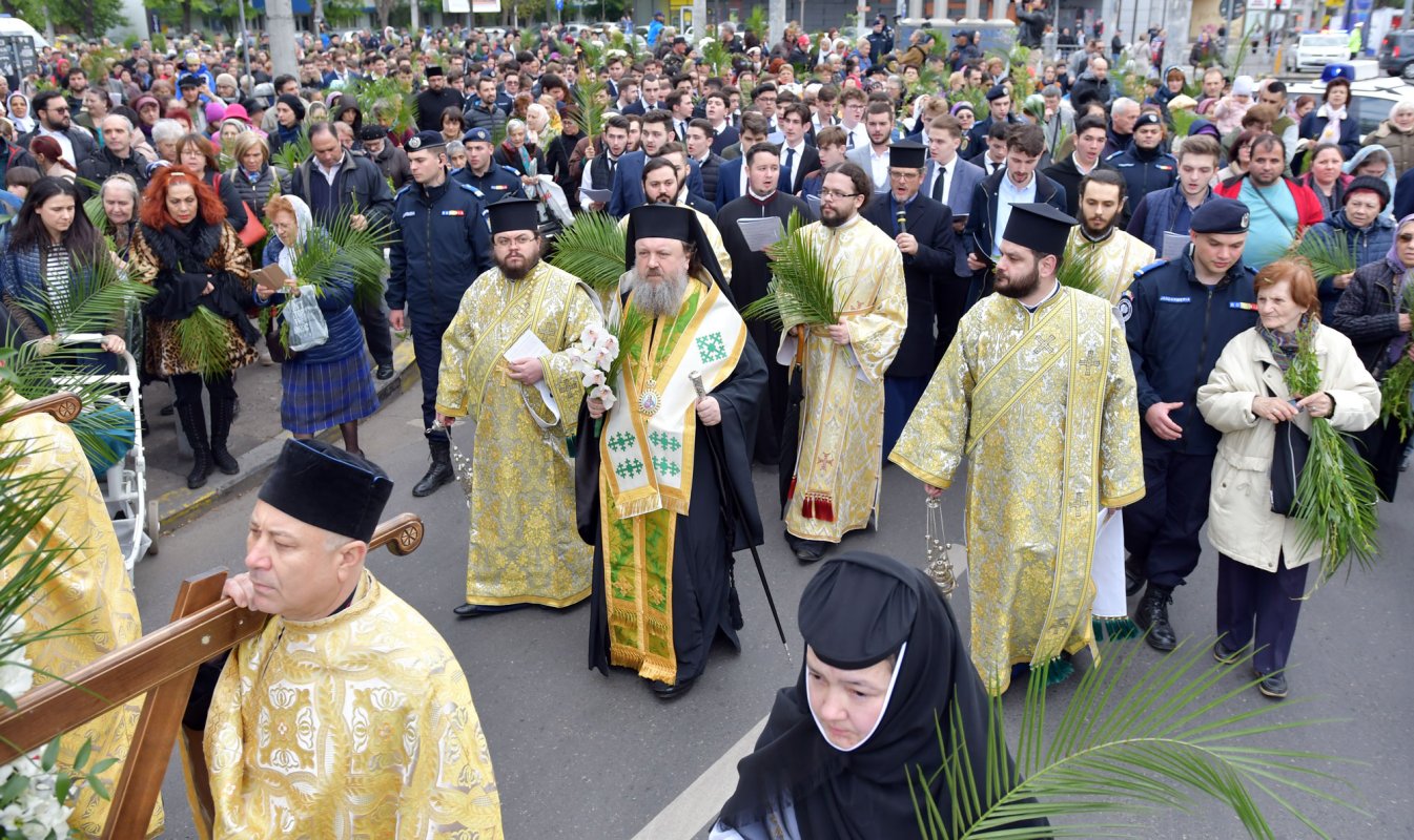 Procesiune cu ramuri de finic și salcie în Capitală 112064