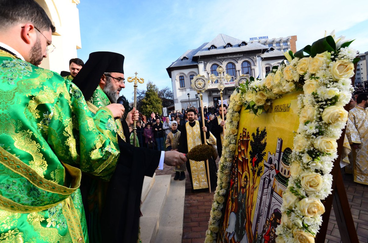 Praznicul Floriilor în Mitropolia Munteniei şi Dobrogei 111977