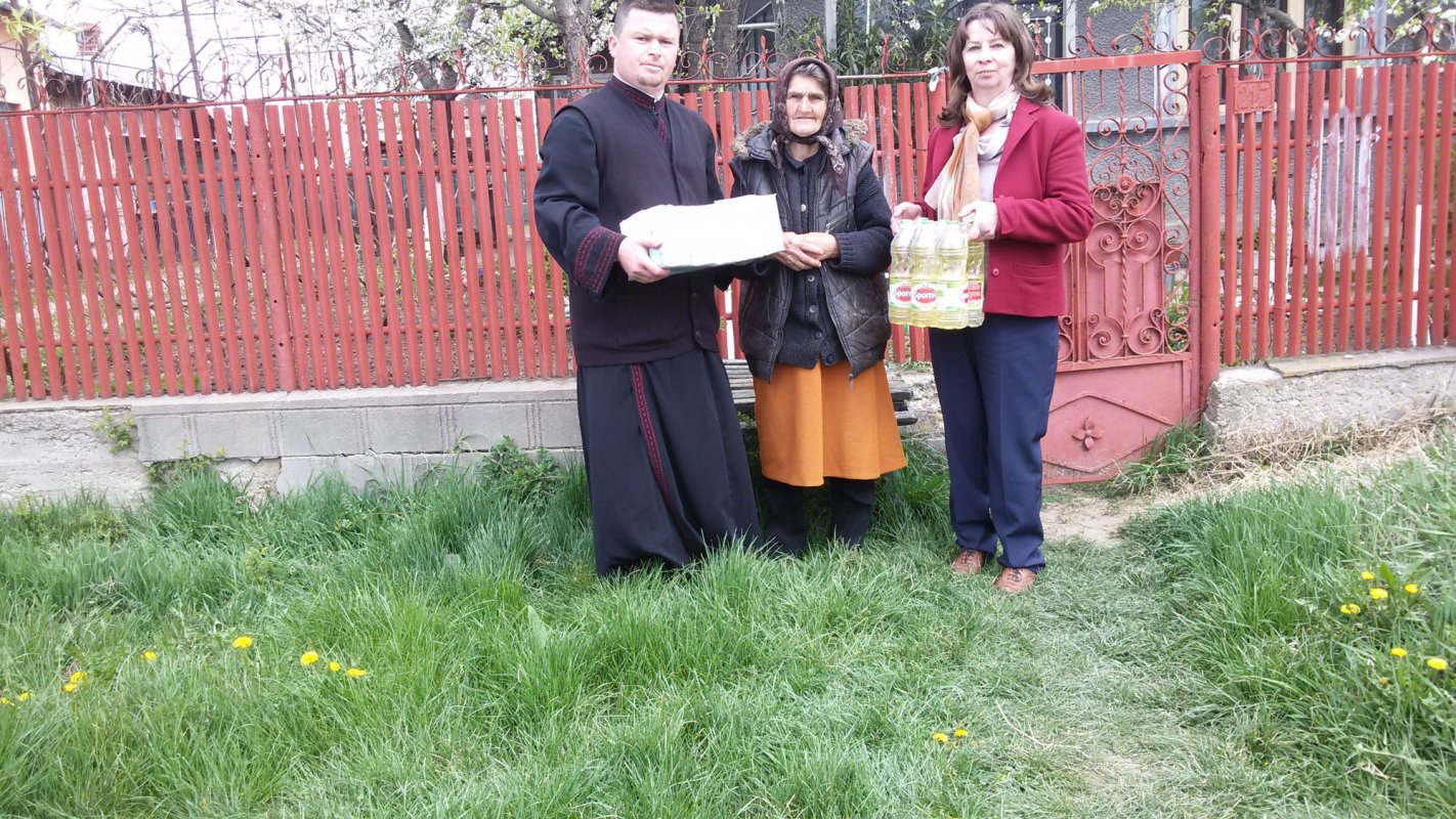 Satul în care doar preotul mai ține vie speranța 111982