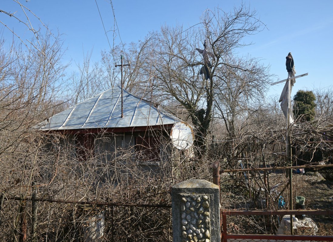 Satul în care doar preotul mai ține vie speranța 111988