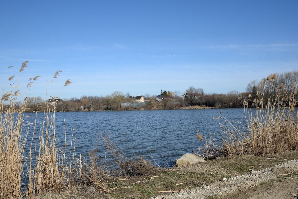 Satul în care doar preotul mai ține vie speranța 111990