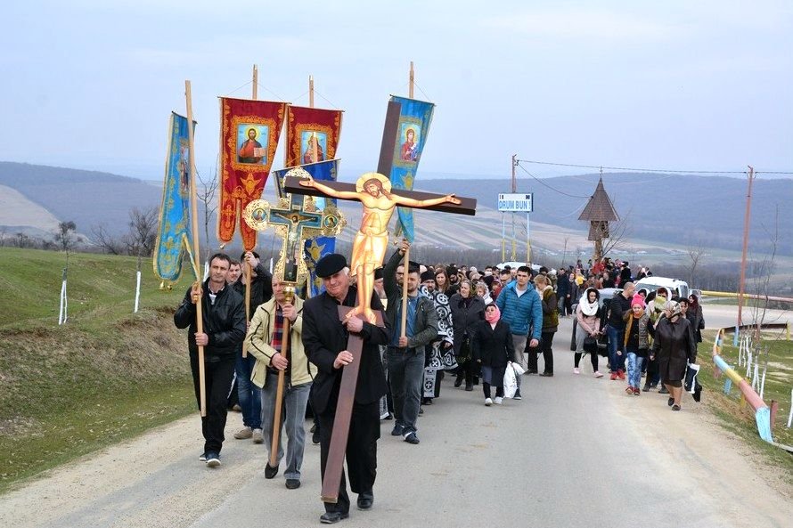 Pelerinii, aşteptaţi pe „Drumul Cruciiˮ  de la Mănăstirea Hadâmbu 111829