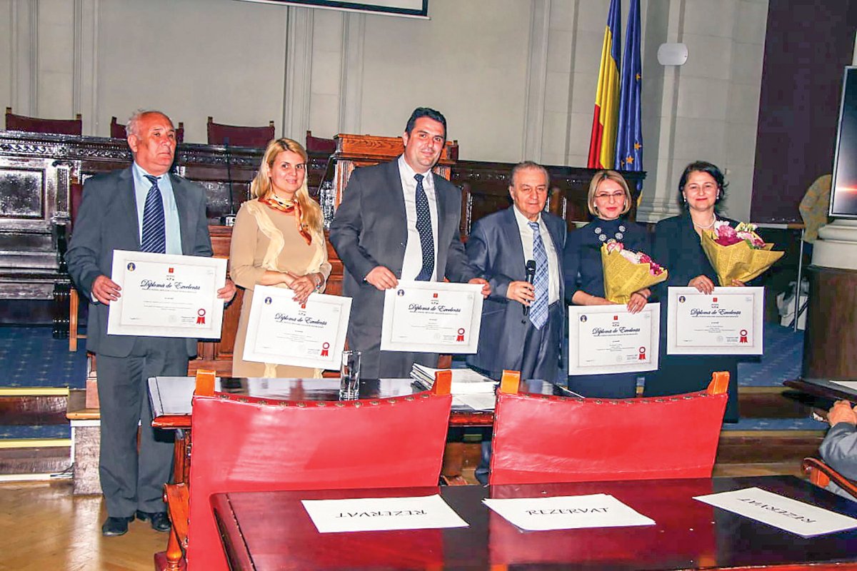 Voluntarii Paraclisului Catedralei Naţionale premiaţi la Academia Română 111846