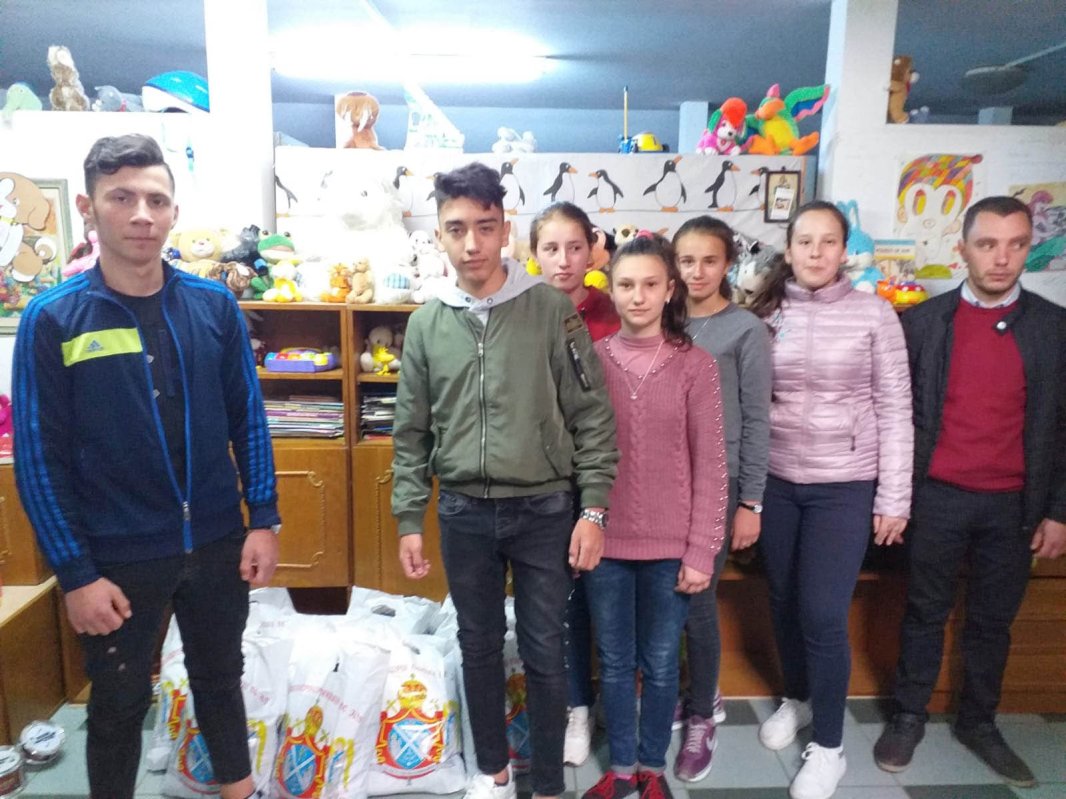 Daruri din partea Parohiei Oprișenești 111760