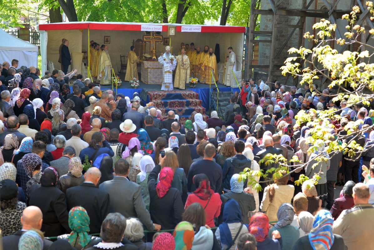 „De unde vine acest val de lumină şi de bucurie?” 111616