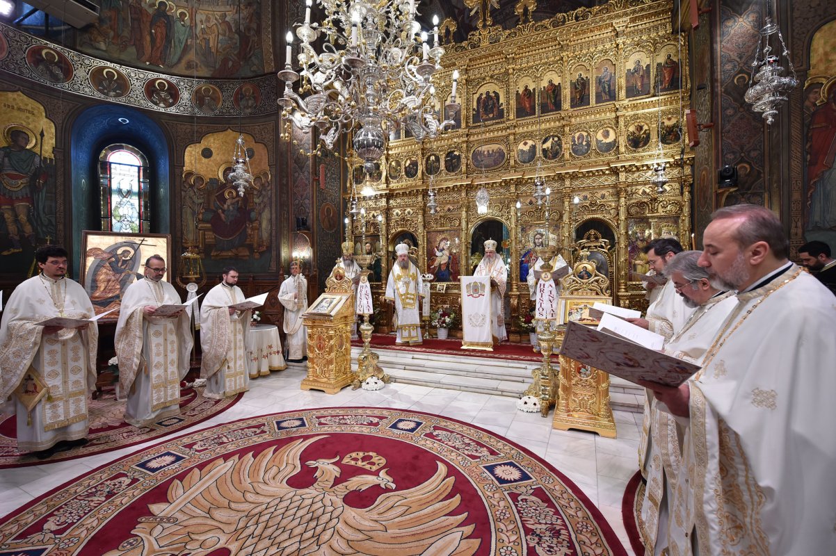 Învierea Domnului, vestită în 12 limbi ale lumii 111637