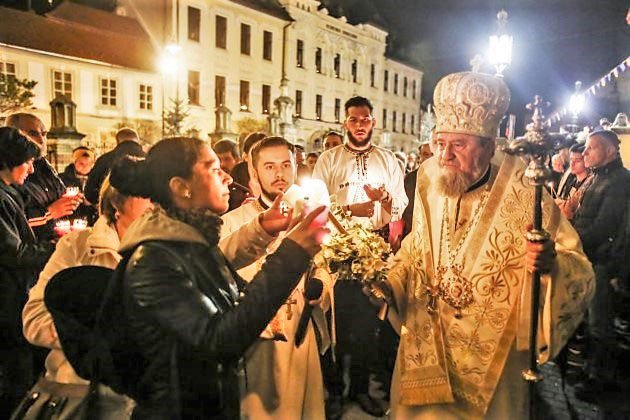 Slujiri arhierești la praznicul Învierii Domnului Iisus Hristos 111654