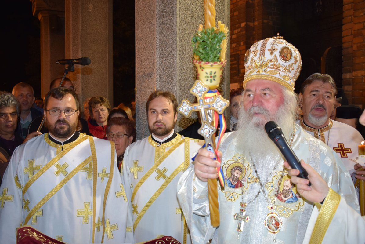 Slujiri arhierești la praznicul Învierii Domnului Iisus Hristos 111674