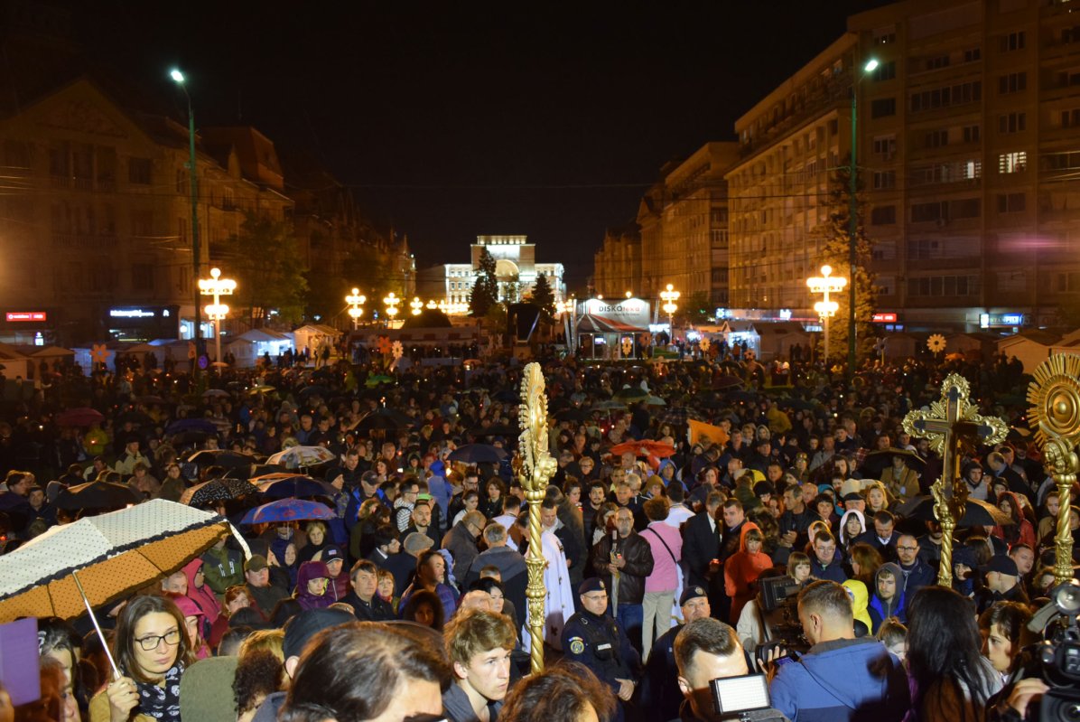 Slujiri arhierești la praznicul Învierii Domnului Iisus Hristos 111675