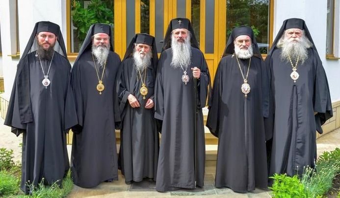 Slujiri arhiereşti în Mitropolia Moldovei şi Bucovinei, astăzi, de Izvorul Tămăduirii 111554