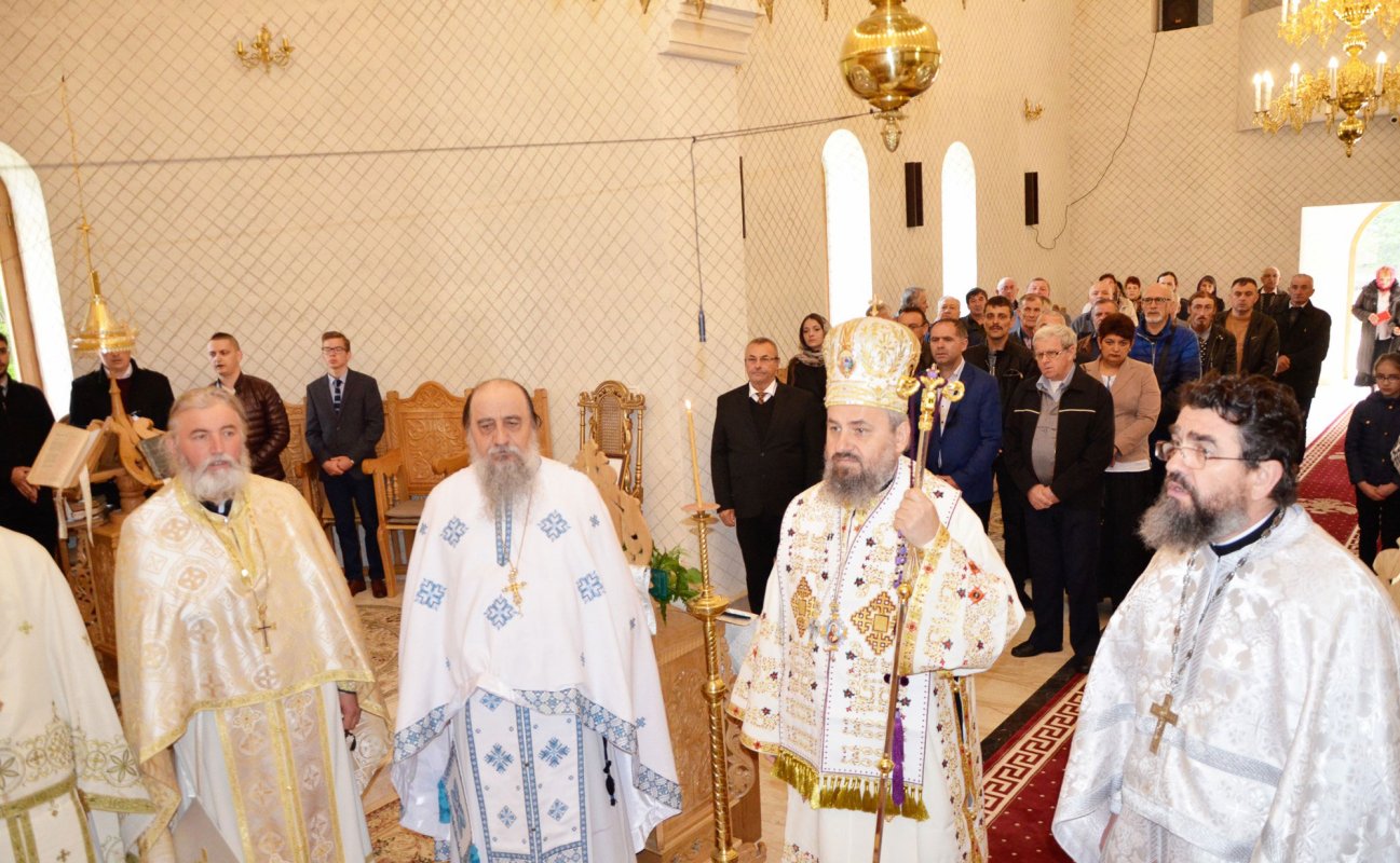 Slujiri arhierești la Sfintele Paști 111600