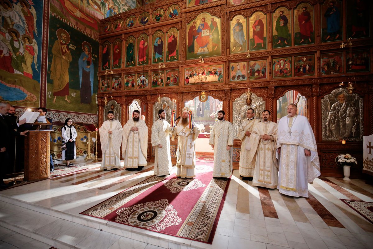 Slujiri arhierești la Sfintele Paști 111603