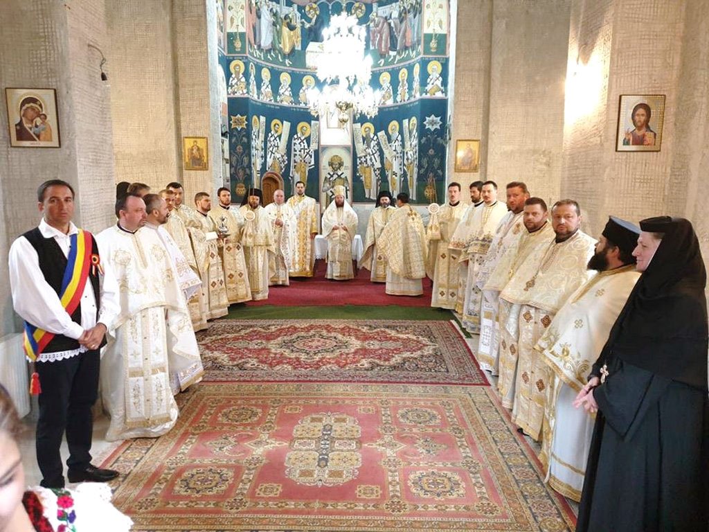 Slujiri arhierești la Sfintele Paști 111611