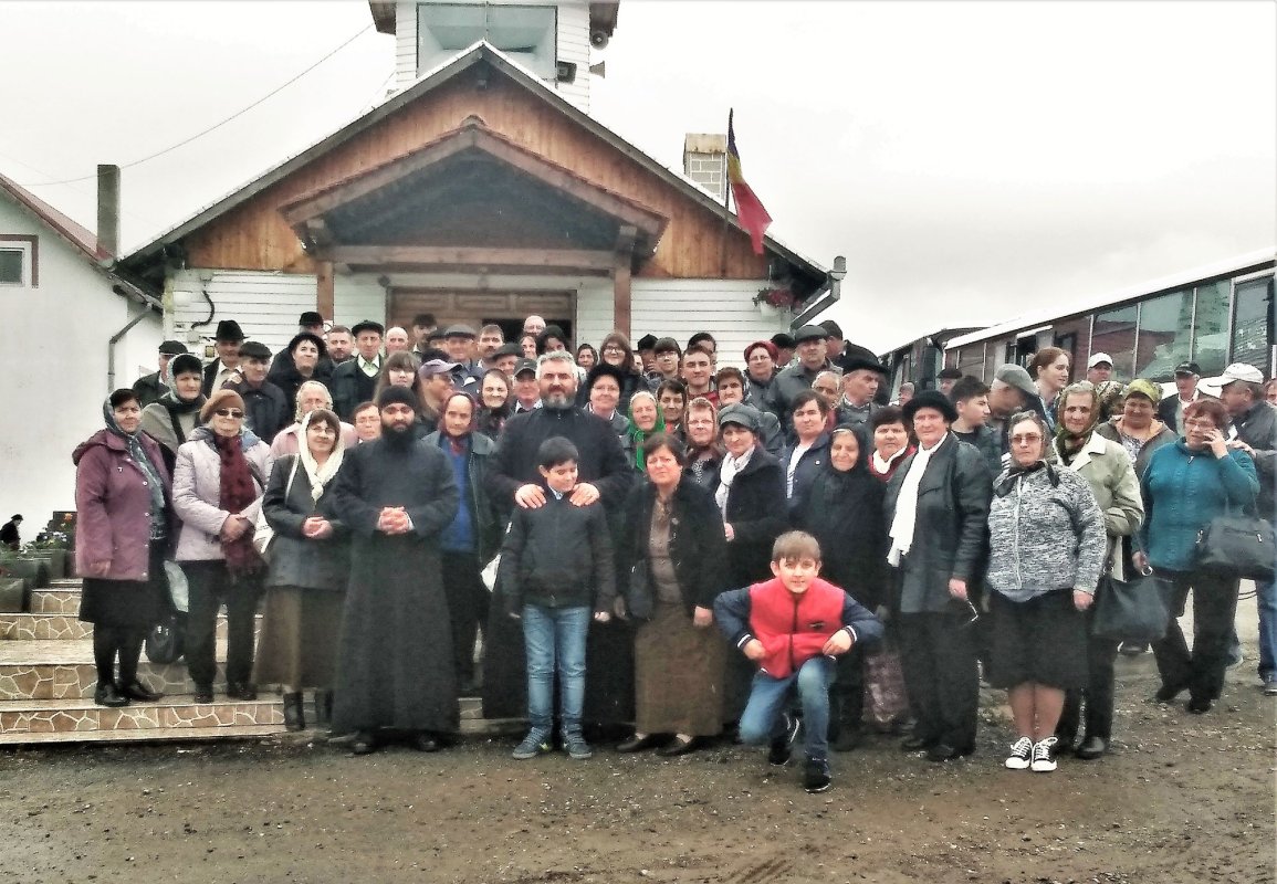 Credincioşii din Dumbrăviţa, Brașov, pelerini pe meleaguri sibiene 111541