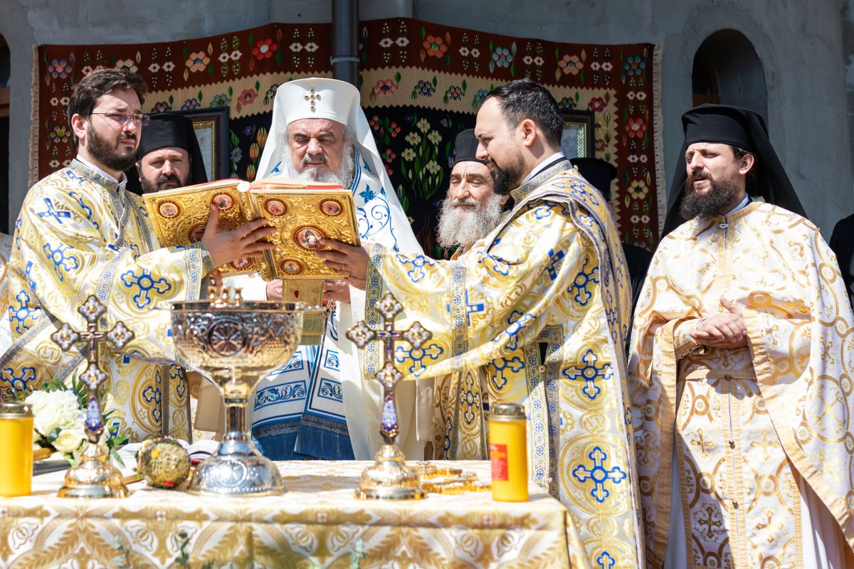 „Maica Domnului, izvor de tămăduire pentru noi” 111501