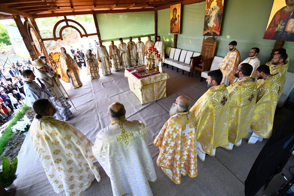 Mănăstirea Basaraba şi-a serbat hramul prin Liturghie arhierească 111493