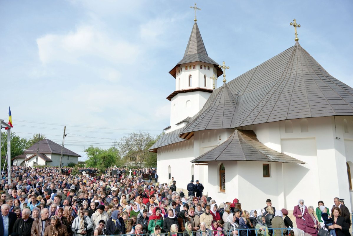 Resfinţire de biserică în parohia filantropiei creştine din Paşcani 111406