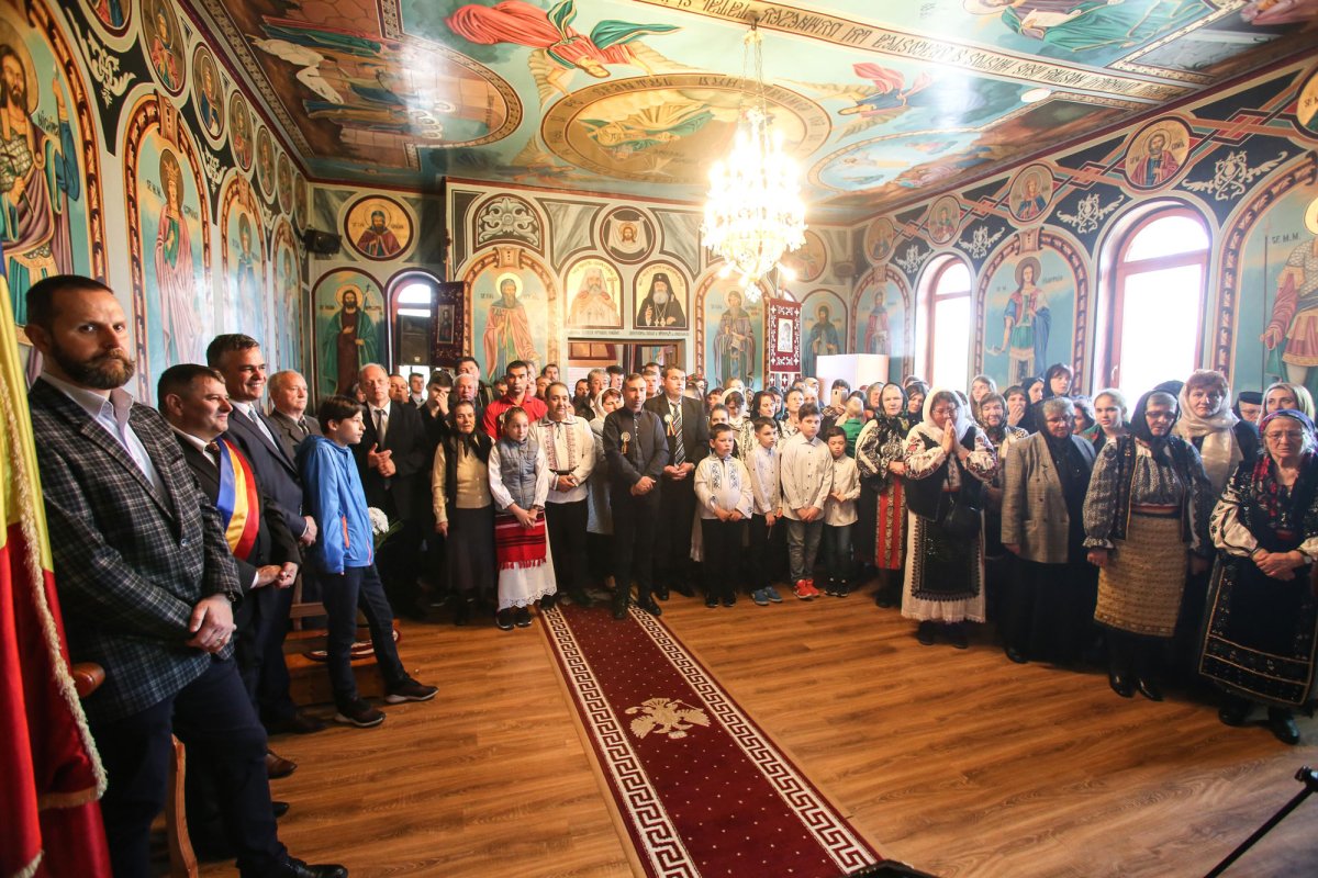 Slujiri arhierești în Sâmbăta Luminată 111483