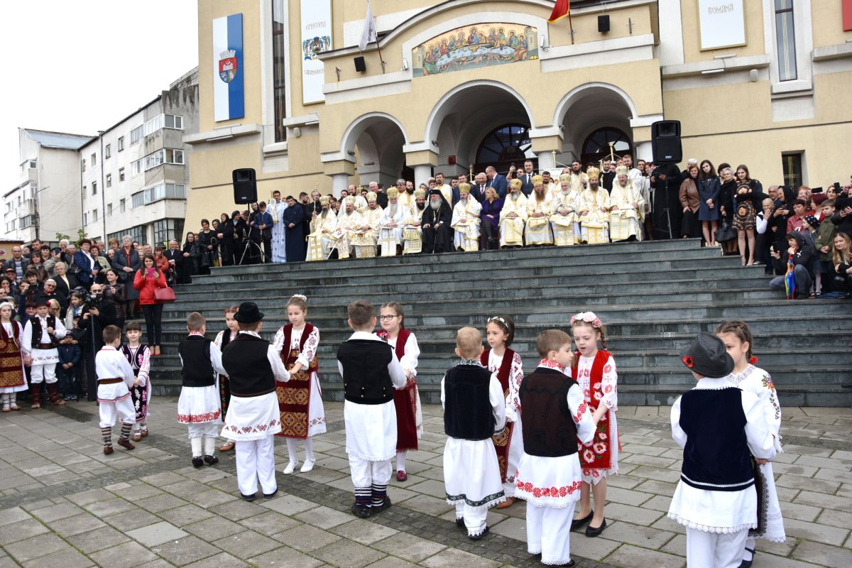 Catedrala Episcopală din Caransebeș, la ceas de sărbătoare 111347