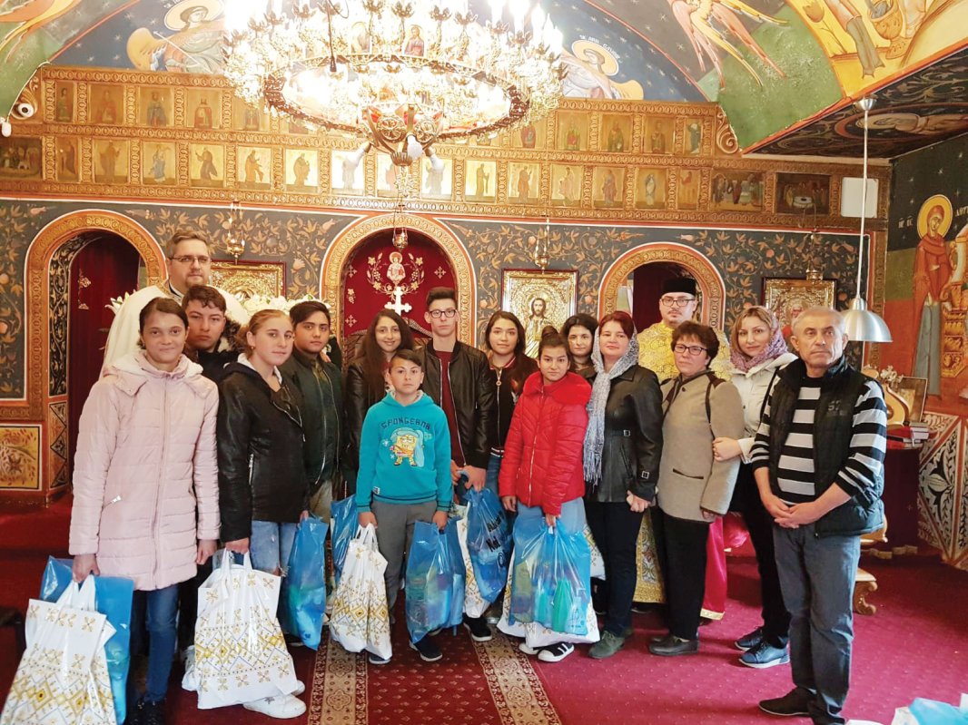 Daruri pentru copiii Parohia „Sfântul Andrei” din Craiova 111396