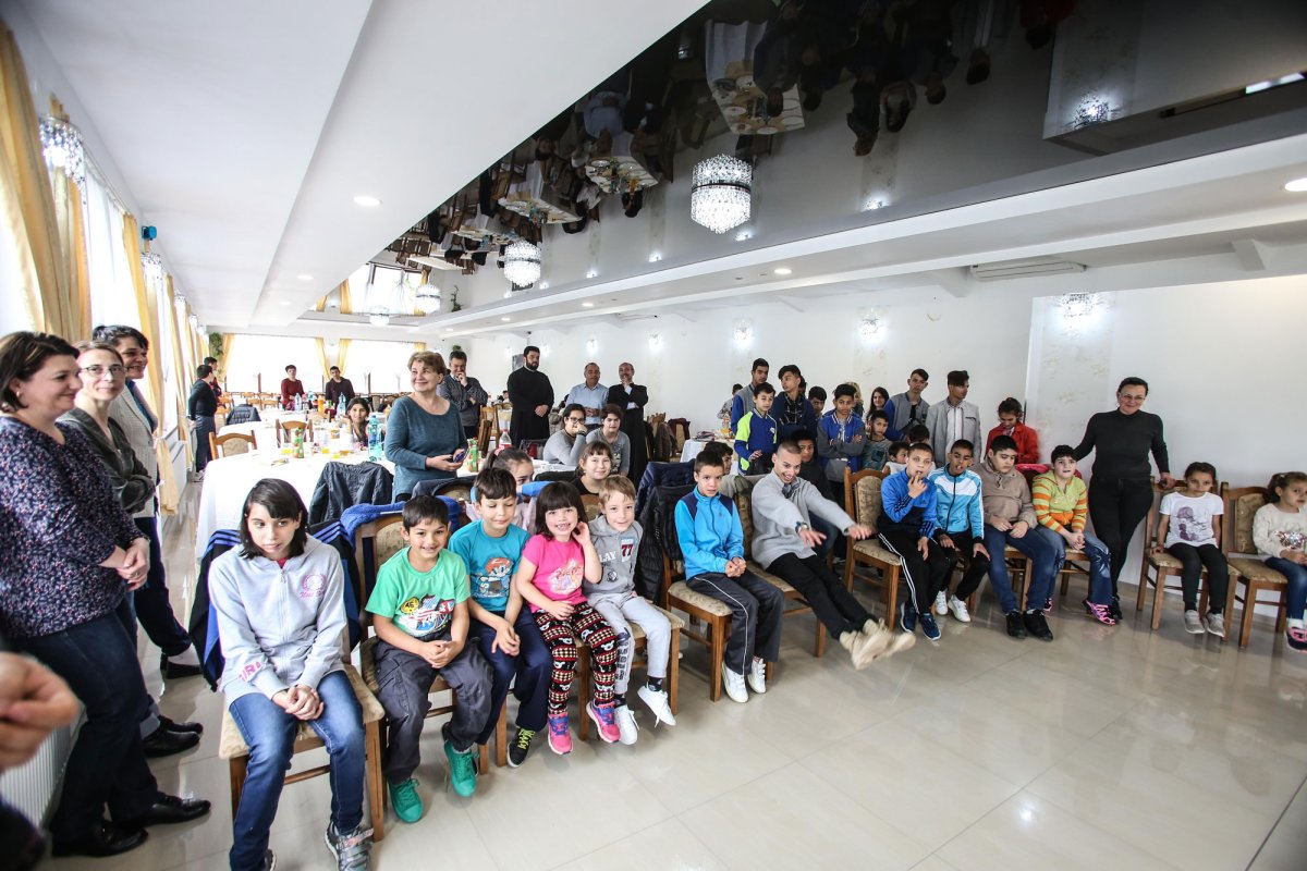 Spectacol de teatru pentru copiii instituționalizați din Sibiu și Agârbiciu 115572