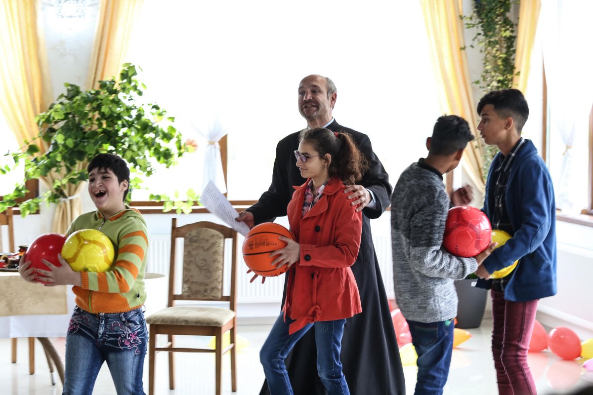 Spectacol de teatru pentru copiii instituționalizați din Sibiu și Agârbiciu 115576