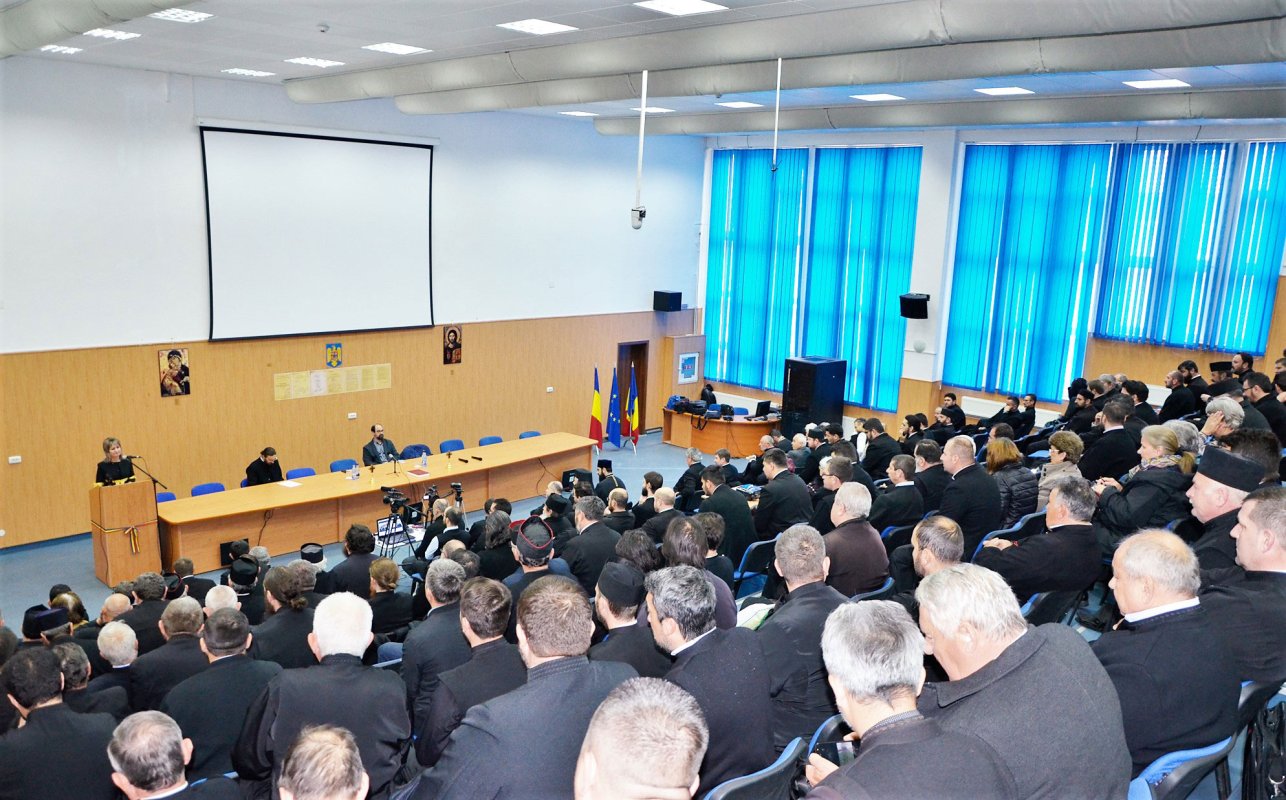 Conferința „Acești țărani minunați care mi-au schimbat viața”, la Deva 115694