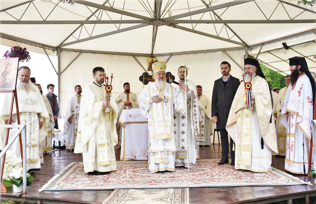 Slujire arhierească la hramul Mănăstirii Pădureni, județul Cluj 115795