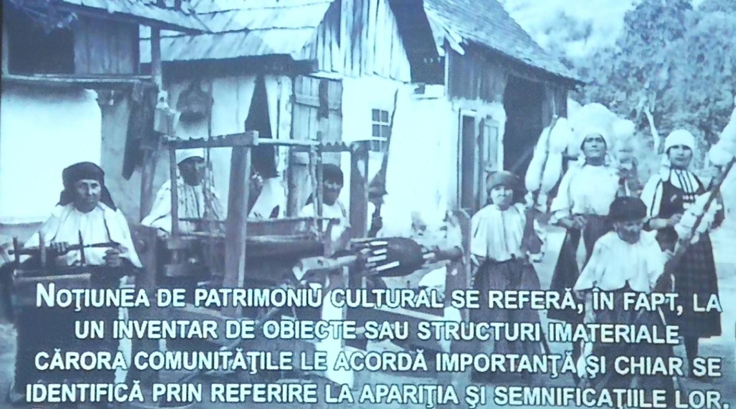 Drumul folclorului  din arhive în școală 115931