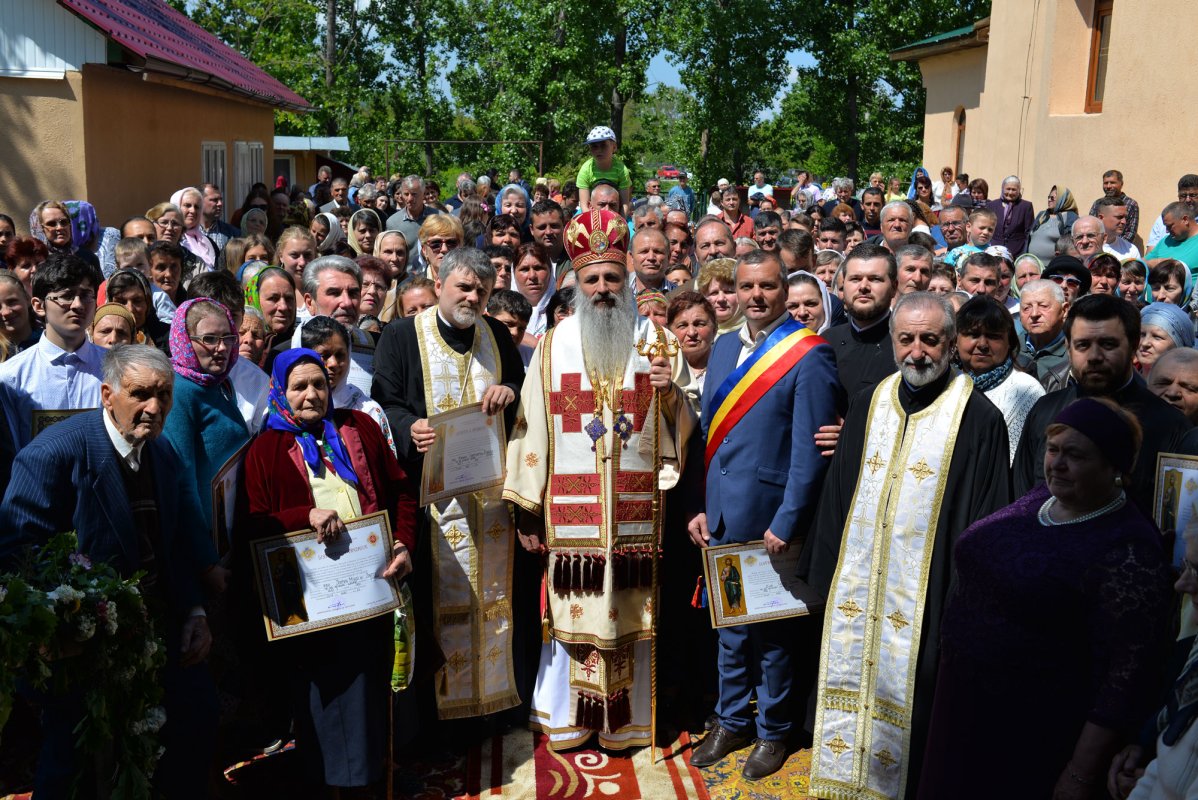 Resfinţire de biserică în Parohia Luceni 115951