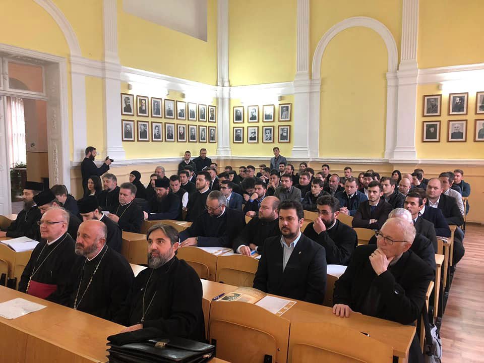 Două simpozioane naționale la Facultatea de Teologie din Arad 116096