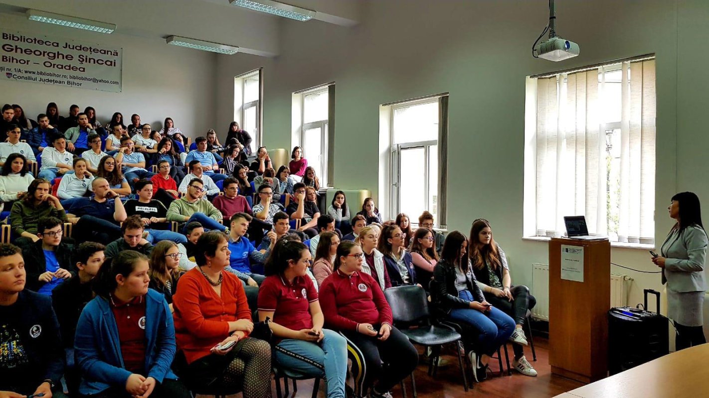 Liceul Ortodox orădean a sărbătorit Ziua Europei 116101