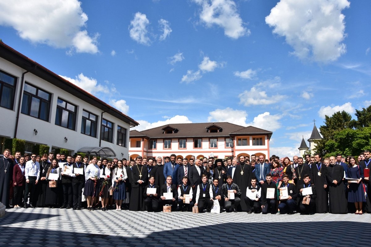 Premii pentru olimpicii la Olimpiada Naţională de Religie pentru Seminarii şi Licee Teologice 116100