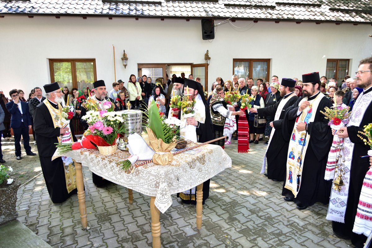 „Să învăţăm de la femeile mironosiţe să-i preţuim pe oameni” 116132