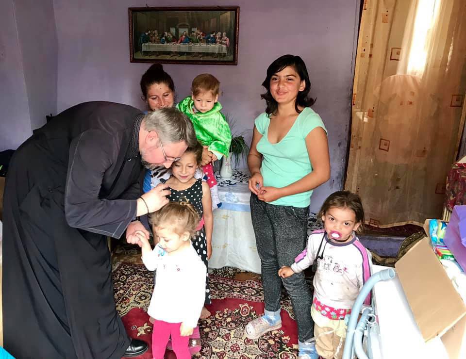 Activitate filantropică la Reșița, Caraș-Severin 116167