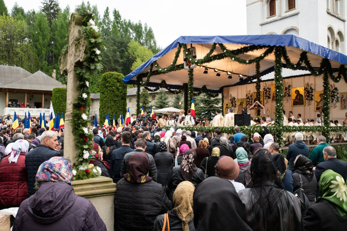 „Să luăm aminte la taina Sfântului Ierarh Iacob Putneanul” 116247