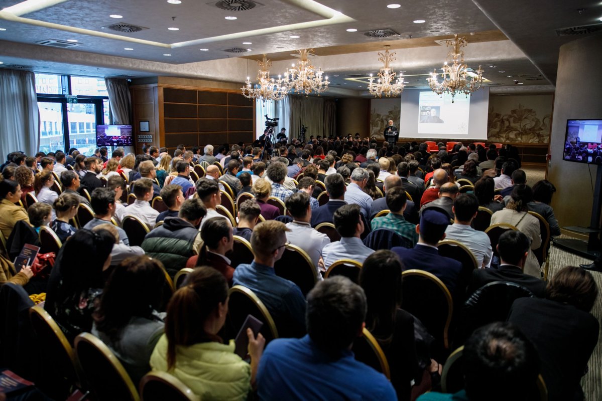 Dezbateri intense la Simpozionul Internaţional „Dumitru Stăniloae” din Iaşi 116325