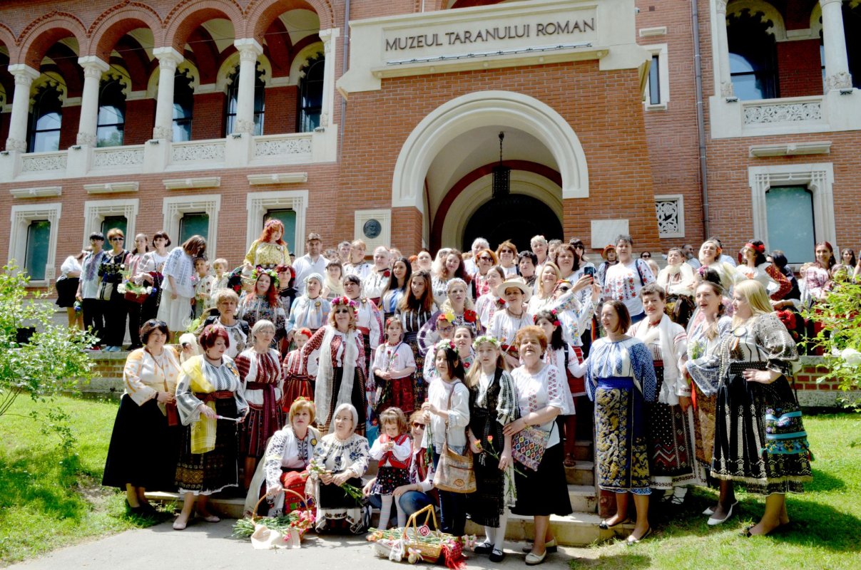 „Domnițe cu altițe”, o sărbătoare a portului tradițional 116382