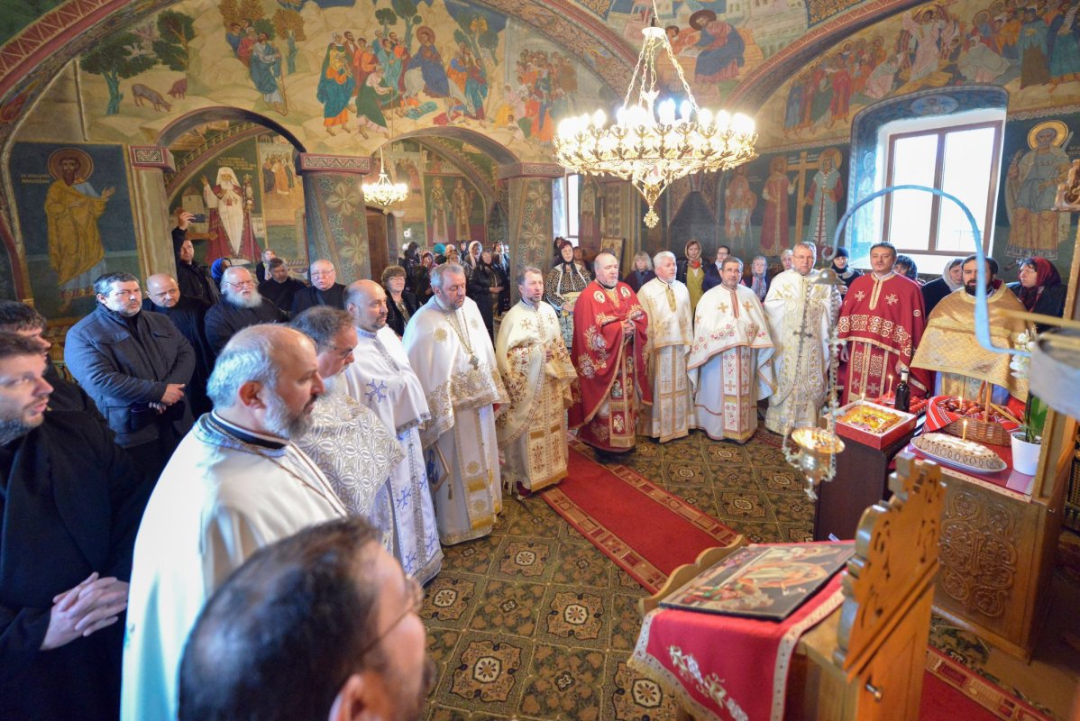 Patriarhul Iustin Moisescu, comemorat în satul natal 116360