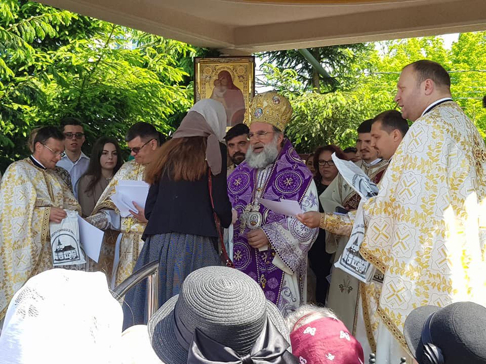 Elevii medaliaţi la olimpiadele şi competiţiile naţionale, premiaţi de Biserică 116477