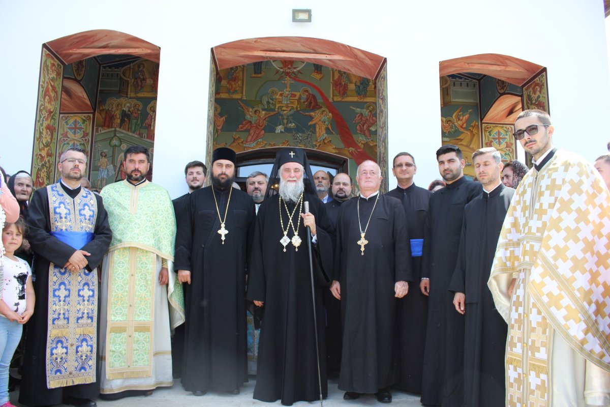Sfinte Liturghii arhiereşti  la Săuleşti, Râmnic şi Prejna 116568