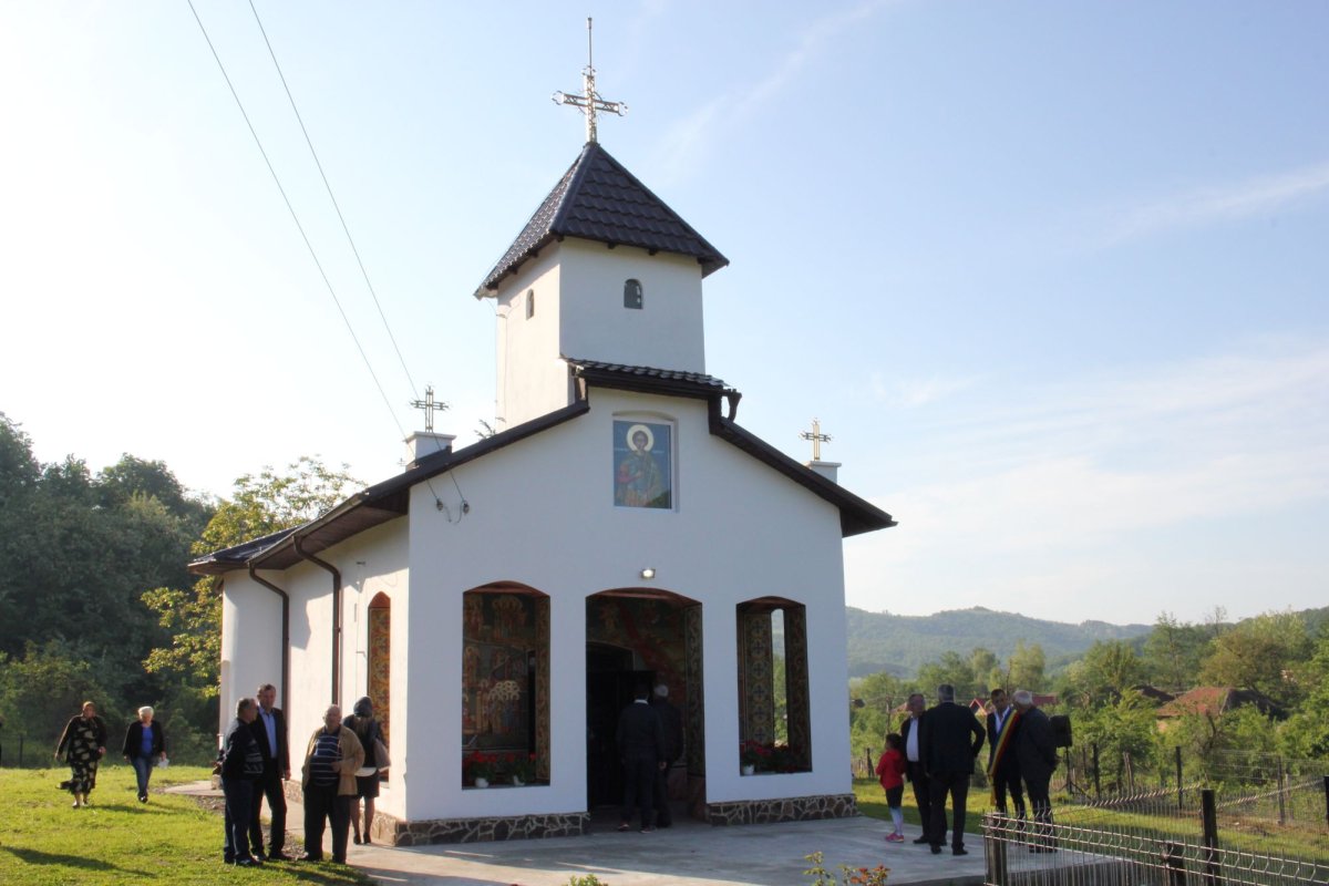 Sfinte Liturghii arhiereşti  la Săuleşti, Râmnic şi Prejna 116570